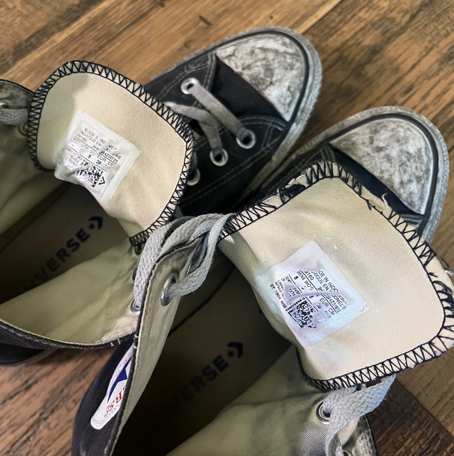 High Top Converse sneakers